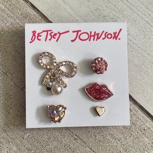 NWT~BETSY JOHNSON~6-Piece "Kisses" Earring Set